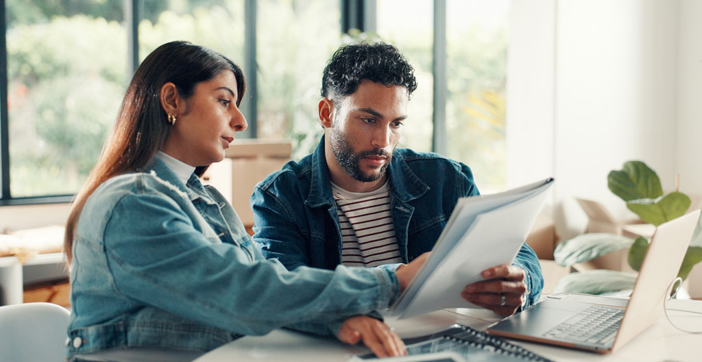 Schéma illustrant les trois types de clauses bénéficiaires d'assurance-vie : révocable, irrévocable et mixte, représentés par des chemins distincts